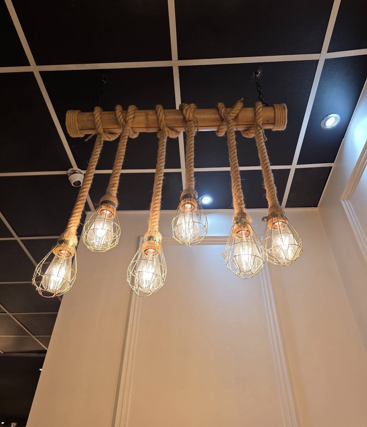 Hanging rope lights